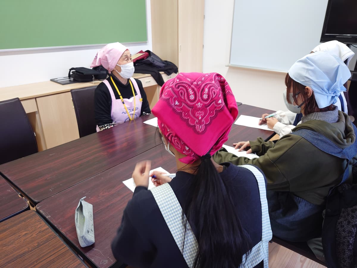 鈴木ヤス子会長