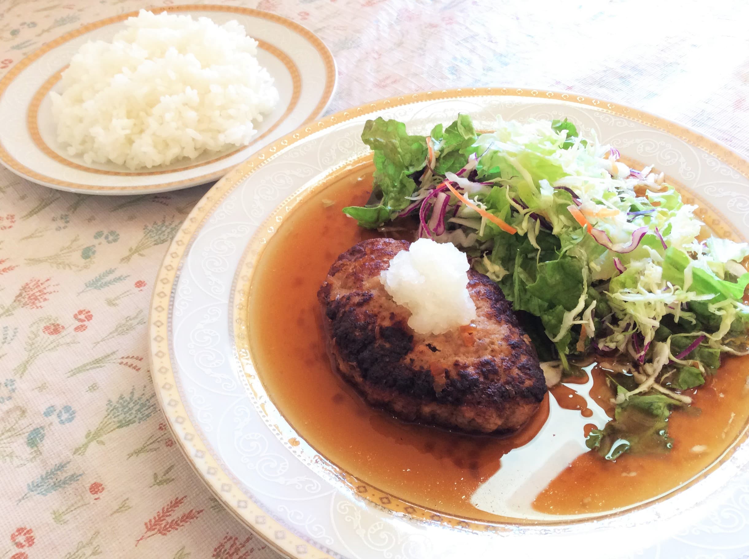 ハンバーグランチ（ハーフ）和風ソース